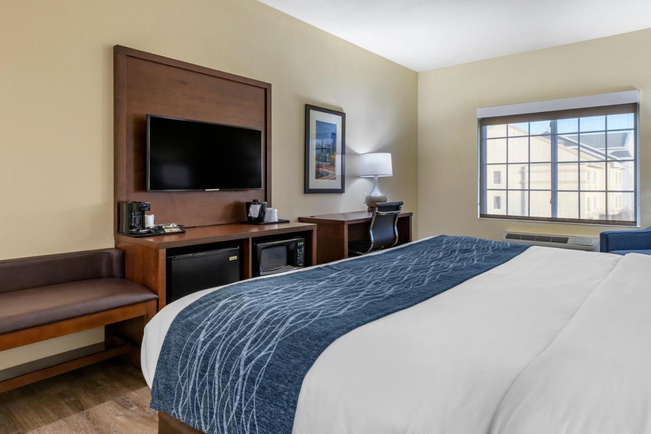Hotel Comfort & High Point -
