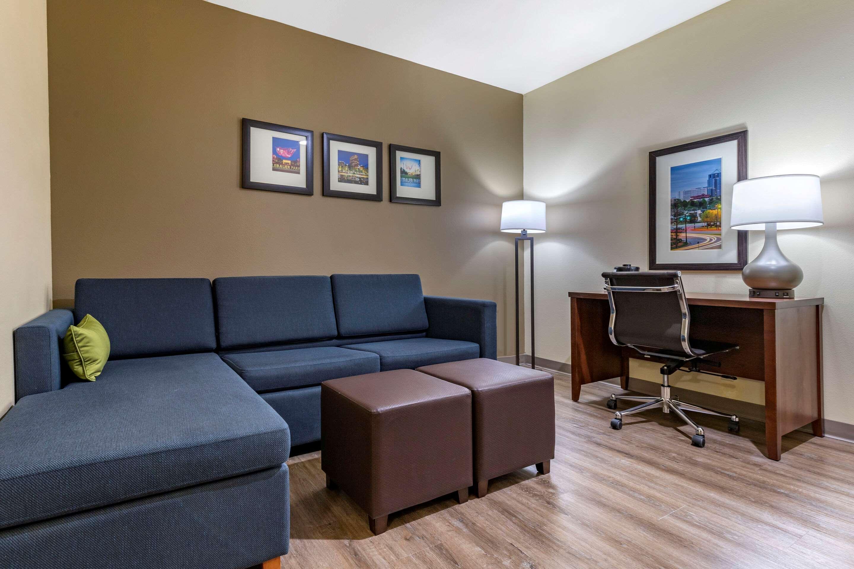 Comfort & High Point - Hotel 2*